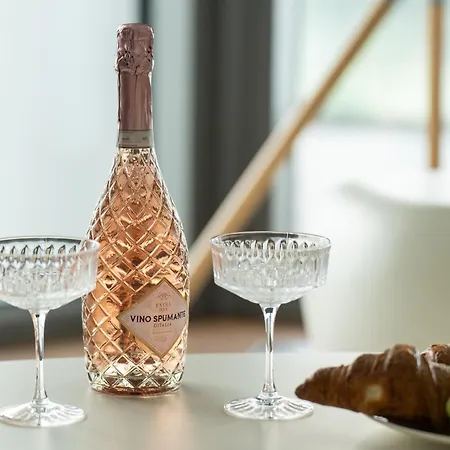 Your Holidays Waves D1081 アパート