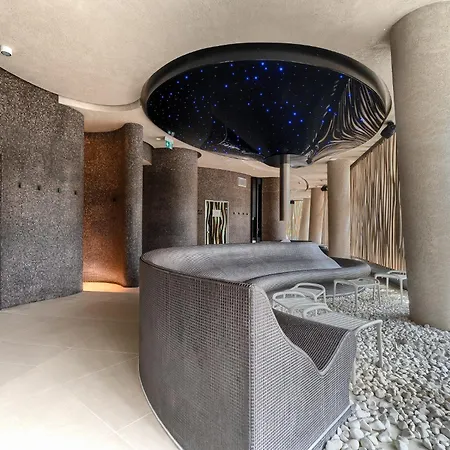 Your Holidays Waves D1081 アパート